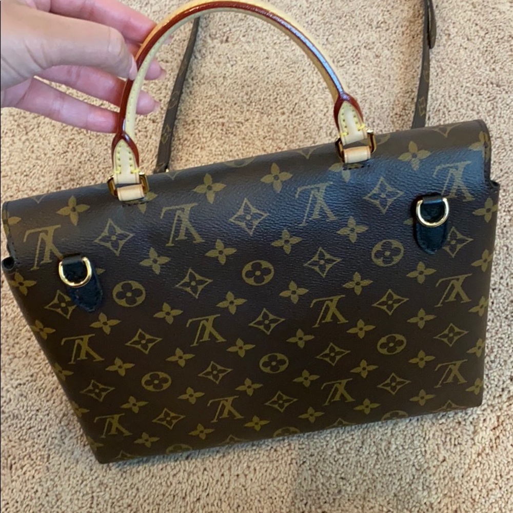 Authentic Louis Vuitton purse - Picture 5 of 15